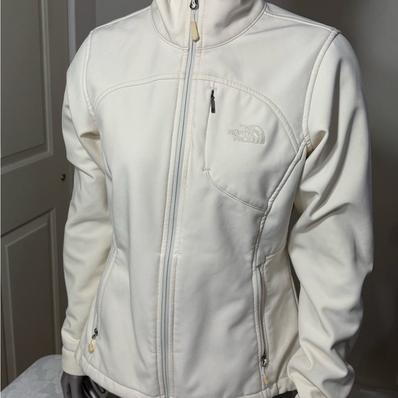 The North Face Jackets & Blazers - The North Face Jacket Women’s Size Small White Full Zip Soft Shell Wind Wall